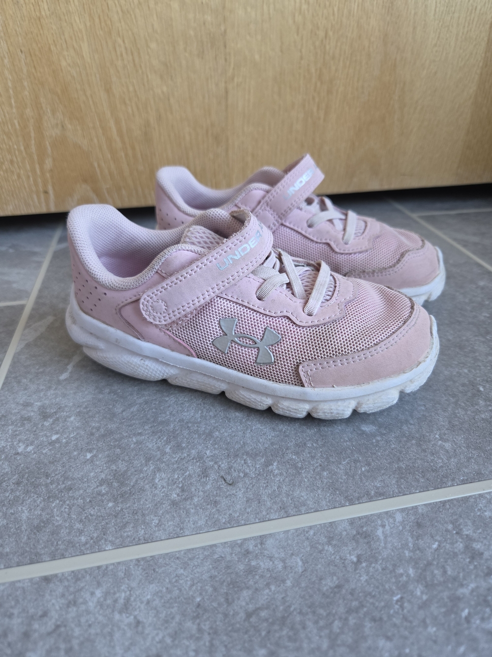 Size 9 Under Armour Kids' Pink Athletic Sneakers